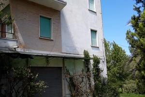 Casa Singola Montefiore con Corte e Terreno