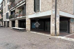 NEGOZIO A TERNI