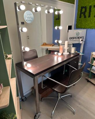 Postazione make-up trucco