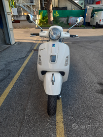 Vespa Gts 300 ie