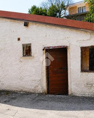 CASA INDIPENDENTE A TARQUINIA