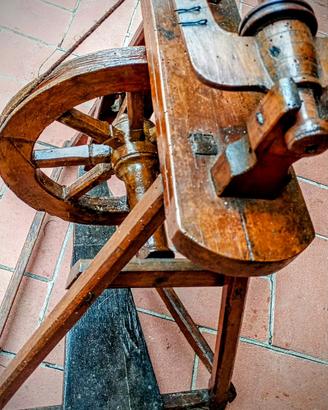 Antico Arcolaio in Legno