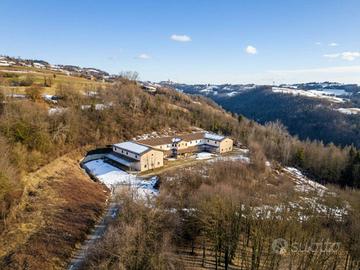 Attività / Licenza di 2000 m² con più di 5 locali 