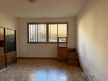 Appartamento seminterrato con ampi spazi