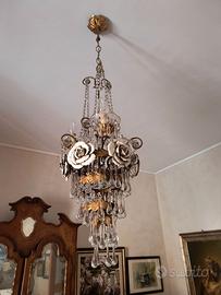 Lampadario vintage in cristallo con rose