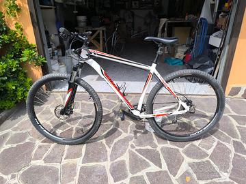 Bicicletta MTB Specialized