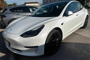 Tesla Model 3 Long Range AWD Performance Summon
