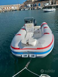 Gommone con motore yamaha