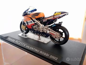 Modellino moto"Valentino Rossi"2002