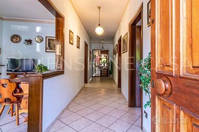 Casa indipendente di 180 m² con più di 5 locali e 