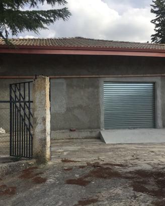 Ampio locale in costruzione per uso magazzino
