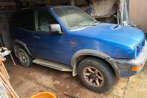 NISSAN Terrano 2 2.7  TDI