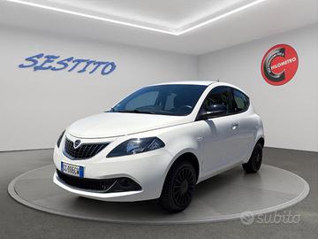 LANCIA - Ypsilon 1.0 firefly hybrid Silver s&s