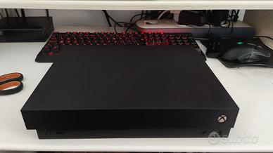 Xbox One X + 2 controller + 6 giochi