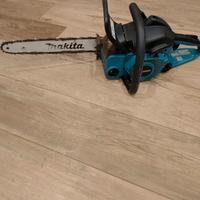 Motosega Makita a scoppio perfetta