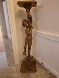 Colonna porta vaso in legno.