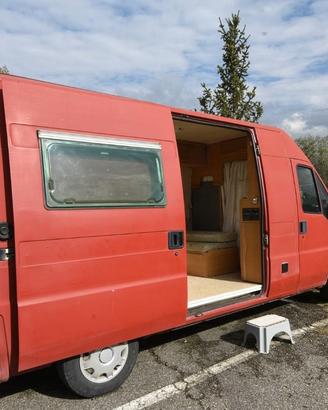 camper furgonato Peugeot 
