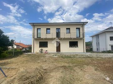 VILLA SINGOLA A GASSINO TORINESE
