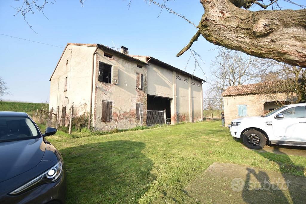 Rustico / Casale di 589 m² con più di 5 locali e b - Vista 2