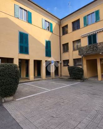 NEGOZIO A ALBAVILLA