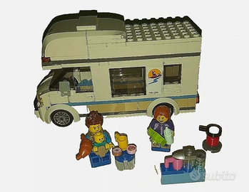 Lego 60283 City Camper delle Vacanze Set Completo