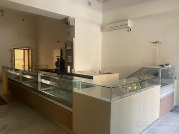 Arredi e attrezzature Bar