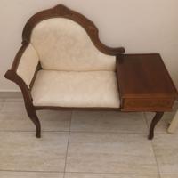 Poltroncina in legno con cassetto