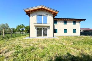 3 LOCALI A RIVIGNANO TEOR