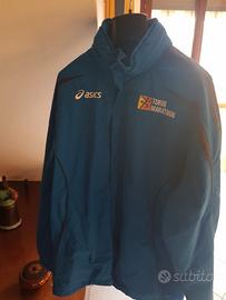 Giaccone Asics, imbottito con tasche esterne e int
