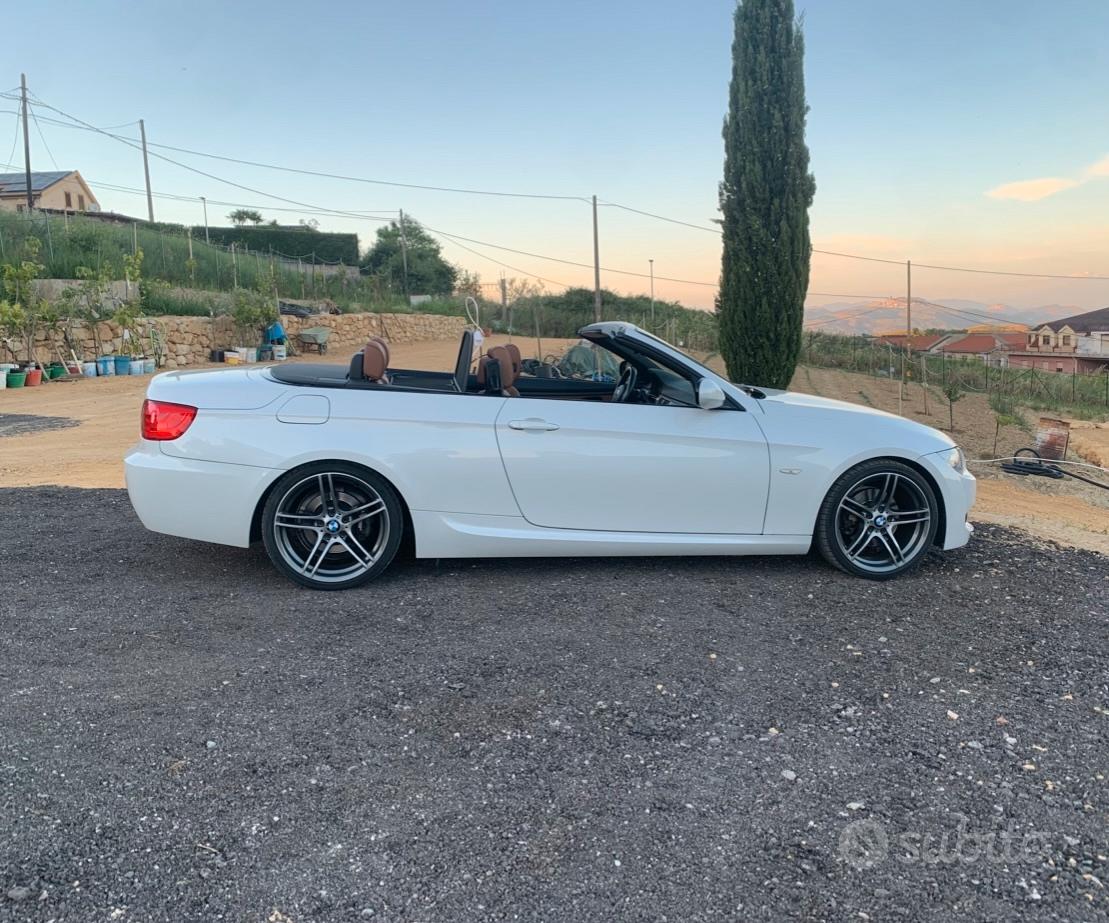 BMW E93 2011 photo 2