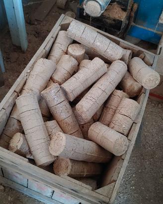 Bricchetti di legno da ardere