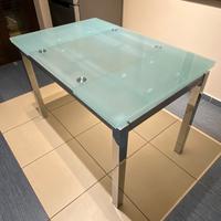 Tavolo design in vetro