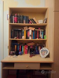 2 scrivanie e un armadio