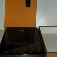 Scatola giapponese in vernice lucida tradizionale