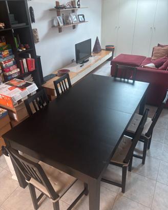 tavolo Ikea e libreria tv