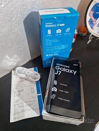 Samsung Galaxy J7 