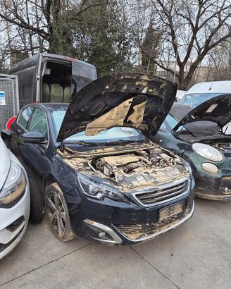 PEUGEOT 308 DEL 2015 PER RICAMBI