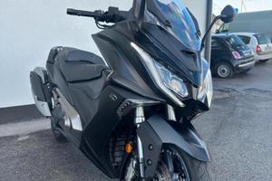 Kymco AK 550