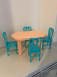 Gioco barbie: Tavolino con sedie