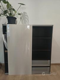 Libreria Ikea Besta con cassetto e porta scorrevol