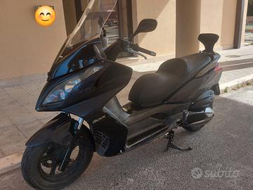 Scooter Kymco downtown 300