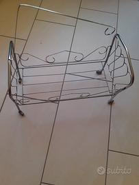 Lettino bambole vintage. 
Molto particolare e graz