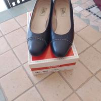 Décolleté in pelle blu