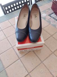 Décolleté in pelle blu