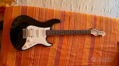 CHITARRA YAMAHA EG112