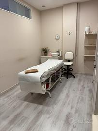 Stanza in centro estetico zona chiaia