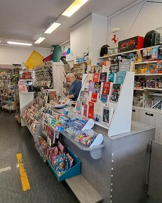 arredamento negozio edicola cartoleria tabacchi