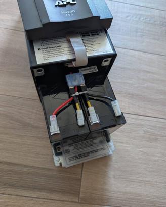 Batteria originale APC RBC48 per Smart-UPS SMT750I