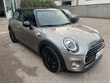 Mini Cooper D 3pt 1.5 D 116cv AUTO Business OK NEO
