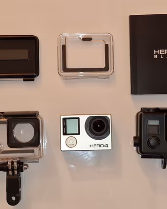 GoPro Hero 4 Black con tantissimi accessori